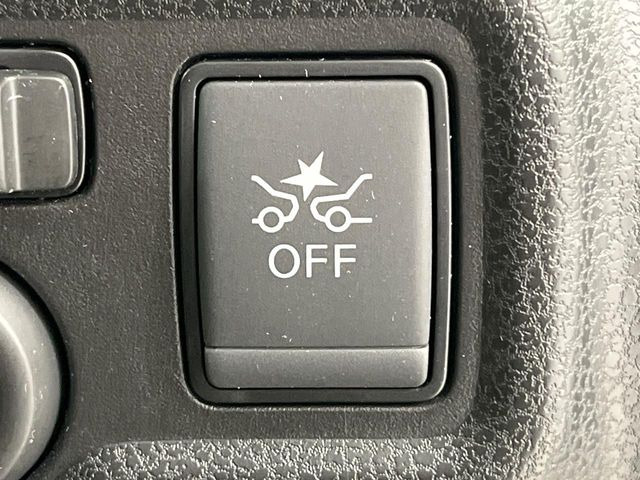 �y�G�}�[�W�F���V�[�u���[�L�z���s���ɑO���̎ԗ�����F�����A�Փ˂������Ȏ��͌x��ƃu���[�L�ŏՓˉ���Ɣ�Q�y�����A�V�X�g�B�����S�Ƀh���C�u�����y���݂��������܂��B