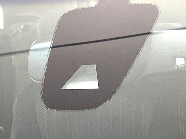 �y�G�}�[�W�F���V�[�u���[�L�z���s���ɑO���̎ԗ�����F�����A�Փ˂������Ȏ��͌x��ƃu���[�L�ŏՓˉ���Ɣ�Q�y�����A�V�X�g�B�����S�Ƀh���C�u�����y���݂��������܂��B