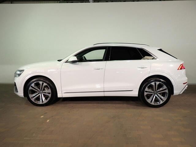 Q855 TFSI クワトロ 4WD