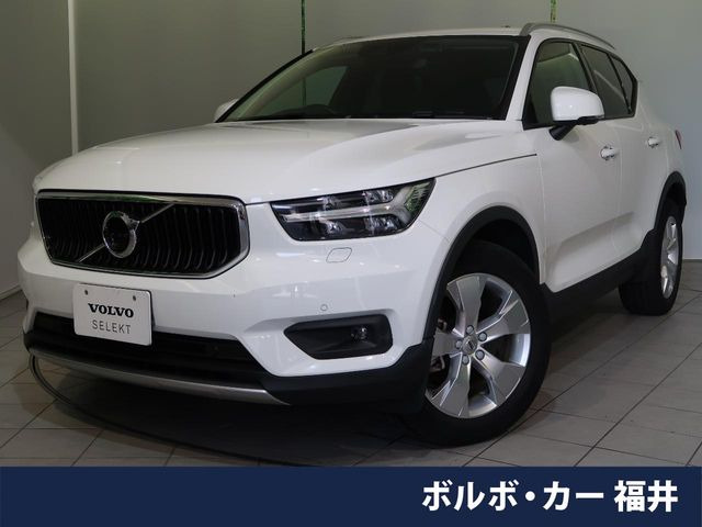 XC40B4 AWD モメンタム 4WD