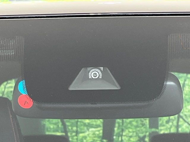 �y�z���_�Z���V���O�z���s���ɑO���̎ԗ�����F�����A�Փ˂������Ȏ��͌x��ƃu���[�L�ŏՓˉ���Ɣ�Q�y�����A�V�X�g�B�����S�Ƀh���C�u�����y���݂��������܂��B