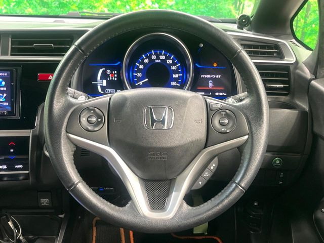 �y�X�e�A�����O�X�C�b�`�z�^�]���A�O������ڐ������炷���ƂȂ��A�I�[�f�B�I���̑��삪�\�ȕ֗��@�\!���S&���K�ȃh���C�u�����o���Ă���܂���