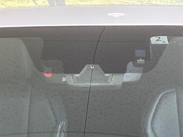 �y�g���^�Z�[�t�e�B�Z���X�z���s���ɑO���̎ԗ�����F�����A�Փ˂������Ȏ��͌x��ƃu���[�L�ŏՓˉ���Ɣ�Q�y�����A�V�X�g�B�����S�Ƀh���C�u�����y���݂��������܂��B