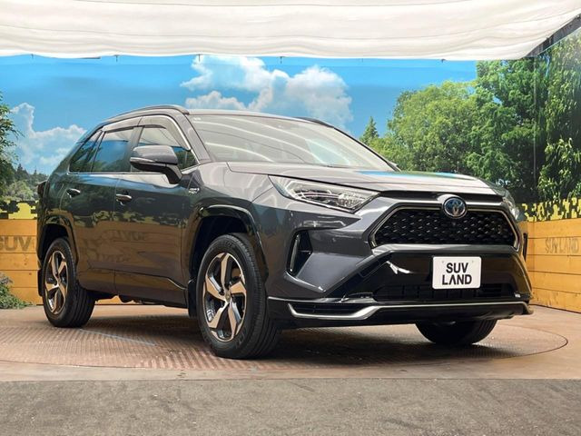 高透明度のガラス皮膜で撥水はもちろん、上質なツヤ・光沢を実現。紫外線や酸性雨から大切な愛車を保護し、色あせ・劣化を防止。「弾スプラッシュコート」、「弾プリミッサコート」からお選びいただけます。