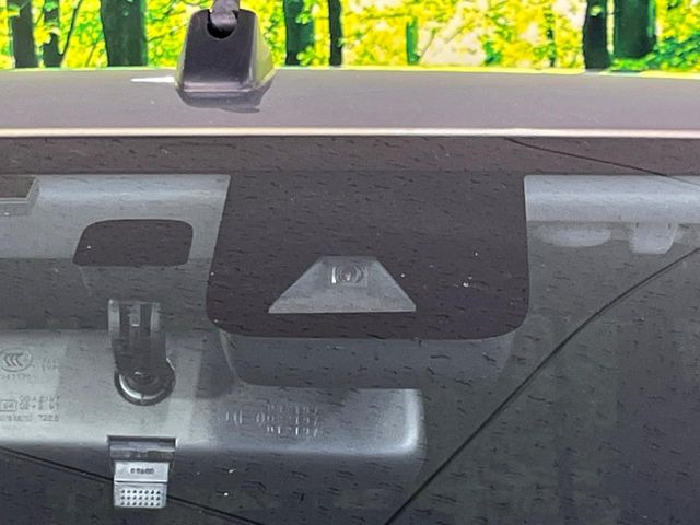 �y�v���N���b�V���Z�[�t�e�B�z�O���̎ԗ��������m���A�Փ˂������Ȏ��͌x��Œ��ӂ𑣂��A�u���[�L�𓥂ޗ͂��T�|�[�g�B�u���[�L�𓥂߂Ȃ������ꍇ�͏Փ˔�Q�y���u���[�L���쓮�A�Փˉ�����T�|�[�g���܂��B