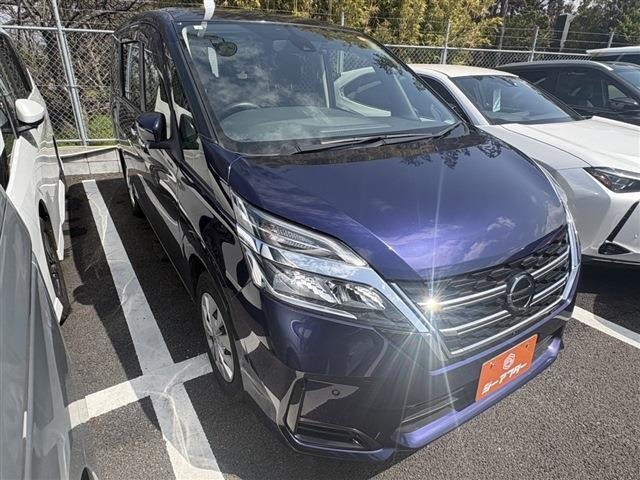 セレナ（日産）2.0 B　ワンオーナー 純正10型ナビ 禁煙車 中古車画像