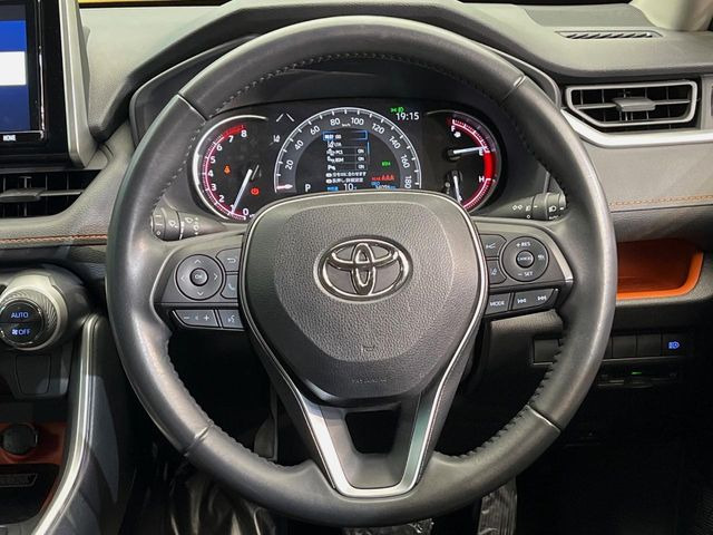 �y�����v�����X�e�A�����O�z�㎿�Ȋv���g�p���邱�ƂŁA��ɂ����������݂ƂĂ��^�]���₷���n���h���ł���