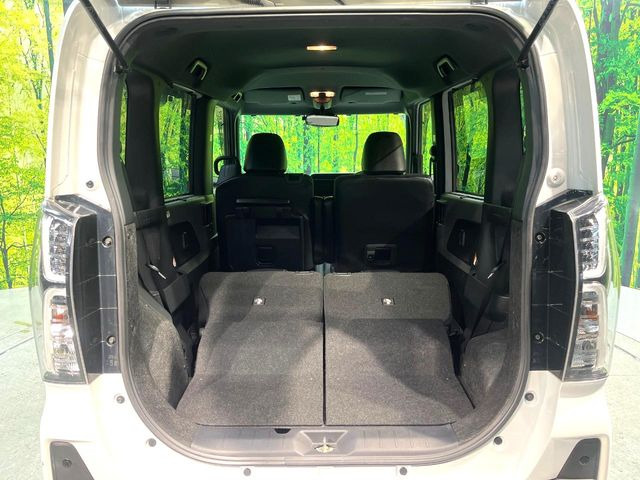 ���i�̂���������ʋ΁A���}���ɏ\���ȉ׎��X�y�[�X���m�ۂ��Ă���܂��B�Z�J���h�V�[�g��|���ƁA�傫�ȉו��̐ύڂ��\�ł���