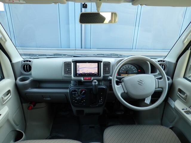 �C���p�l�摜�ɂȂ�܂��B�ԓ��͐��Ǝ҂ɂĎ����N���[�j���O�{�H�ς݂Ȃ̂ŁA��ϐ����ł��B