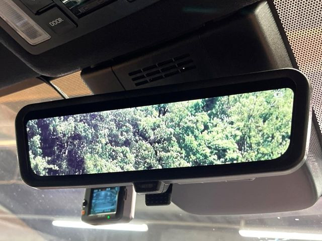 �y�f�W�^���C���i�[�~���[�z��Ȃ̑傫�ȉו��⓯��҂Ō�����m�F���Â炢���ł����S!�J�������B�e�����ԗ�����̉f�������[���~���[���ɕ\���B�N���A�Ȏ��E�ŏ󋵂̊m�F���\�ł�!