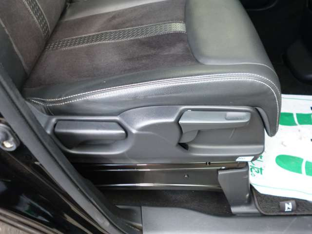 �^�]�Ȃɂ̓V�[�g���t�^�[���t���Ă��܂��̂ō����ɂ��킹�ăh���C�r���O�|�W�V���������߂��܂��B