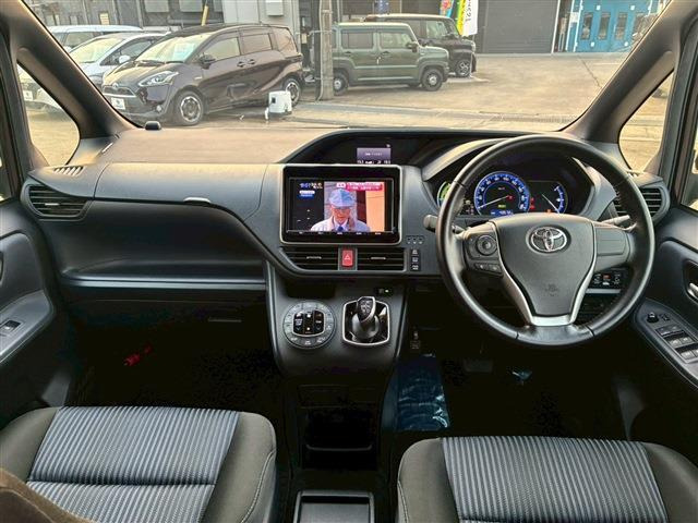 ノア1.8 ハイブリッド Si