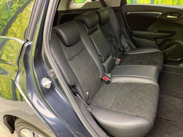 �y�n�[�t���U�[�V�[�g�z�������ƍ���S�n�𗼗������l�C�̃V�[�g���w�ʁE���ʂ̃t�@�u���b�N�f�ނ́A�ʋC���̗ǂ��⊊��ɂ����ɗD��Ă��܂��B�C���╞���ɍ��E���ꂸ���K�ɂ���肢�������܂��B