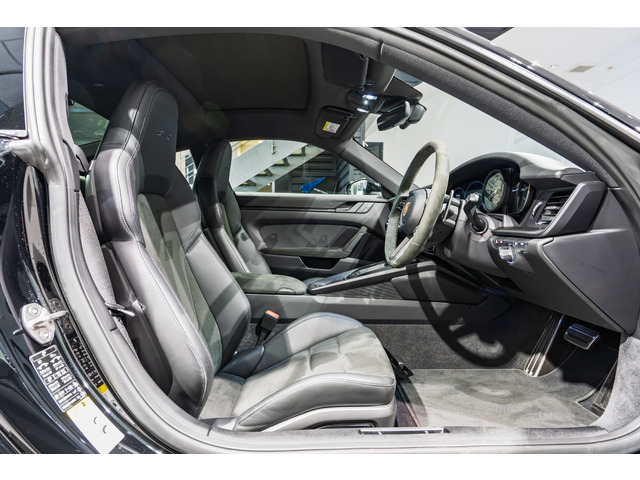 911カレラ GTS PDK