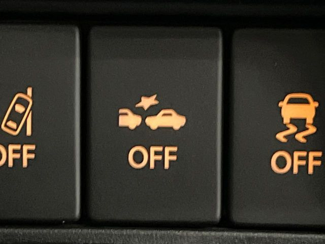 �y�X�Y�L �Z�[�t�e�B�T�|�[�g�z���s���ɑO���̎ԗ�����F�����A�Փ˂������Ȏ��͌x��ƃu���[�L�ŏՓˉ���Ɣ�Q�y�����A�V�X�g�B�����S�Ƀh���C�u�����y���݂��������܂��B