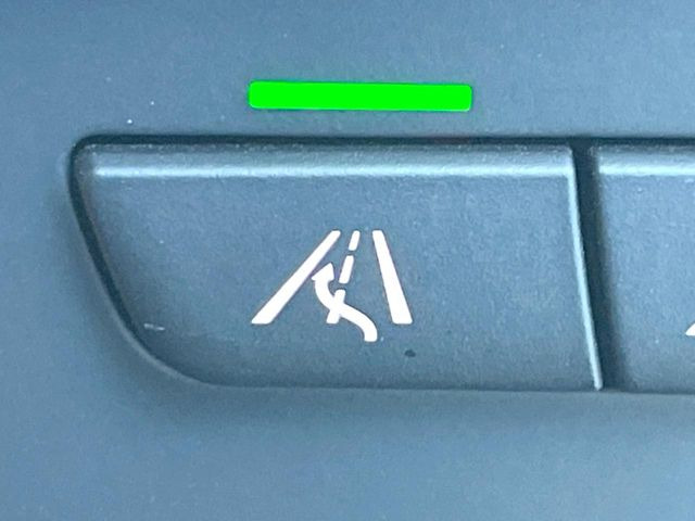 �����[���f�B�p�[�`���[�E�H�[�j���O+�Փˌy���V�X�e��:���s���A�Ԑ�����E�����ۂɃn���h�����k���^�]�҂Ɍx�����Ă����Z�[�t�e�B�V�X�e���ł��B