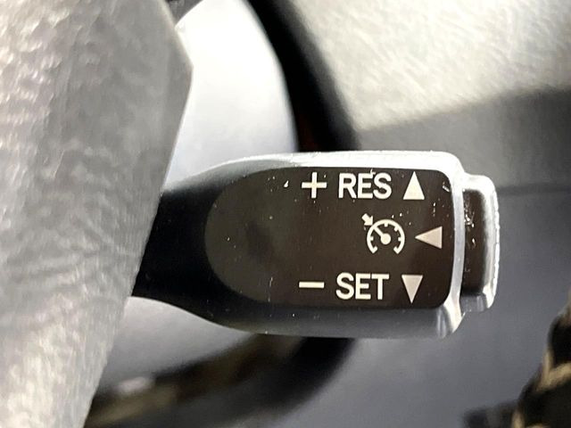 �y�N���[�Y�R���g���[���z�������H�����N���N���s�B�A�N�Z���𗣂��Ă���葬�x�ő��s���ł��A�������^�]���̕��S���y��!�����E�������ȒP�ȃX�C�b�`����Œ����ł��܂��B