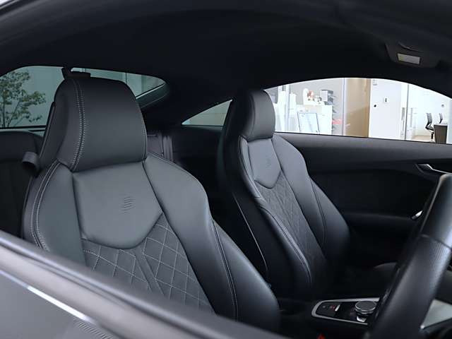 TTクーペ2.0 TFSI Sラインパッケージ