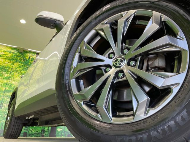 �y����18�C���`�A���~�z�C�[���z�O�ςɃ}�b�`���������A���~�z�C�[���𑕒����Ă���܂��B�e��ЊO�A���~�z�C�[����A�X�^�b�h���X�^�C�����戵�����Ă���܂��B���񂲑��k����������