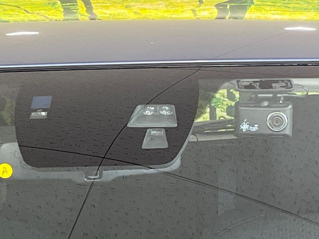 �y�X�}�[�g�V�e�B�u���[�L�T�|�[�g�z�ᑬ���s���ɑO���̎ԗ�����F�����A�Փ˂������Ȏ��͌x��ƃu���[�L�ŏՓˉ���Ɣ�Q�y�����A�V�X�g�B�����S�Ƀh���C�u�����y���݂��������܂��B