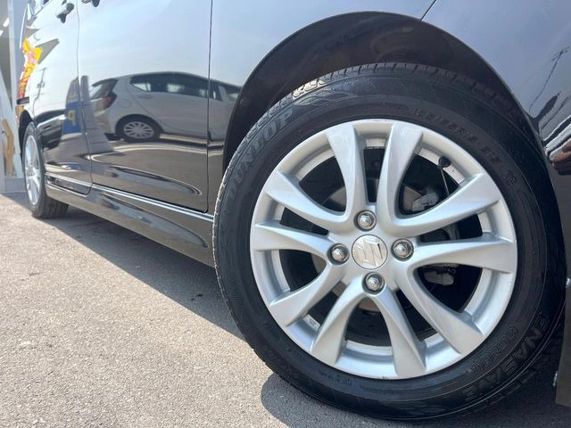 �y���������C���`�A���~�z�C�[���z�O�ςɃ}�b�`���������A���~�z�C�[���𑕒����Ă���܂��B�e��ЊO�A���~�z�C�[����A�X�^�b�h���X�^�C�����戵�����Ă���܂��B���񂲑��k����������