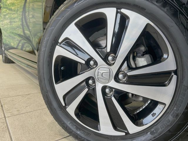 �y����15�C���`�A���~�z�C�[���z�O�ςɃ}�b�`���������A���~�z�C�[���𑕒����Ă���܂��B�e��ЊO�A���~�z�C�[����A�X�^�b�h���X�^�C�����戵�����Ă���܂��B���񂲑��k����������