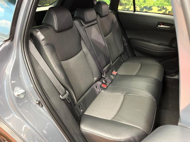 ���i���ȃI���W�i���t���A�}�b�g���I�v�V�����ɂĂ��p�ӂ��Ă���܂��B���D���ȃf�U�C����J���[�����Ԃɍ��킹�đI��ł����������Ƃ��ł��܂���