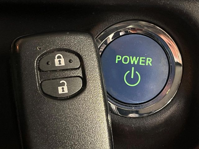 �y�X�}�[�g�L�[�z�J�o����|�P�b�g�ɓ��ꂽ�܂܂ł��h�A�̎{���E�������\�ȃX�}�[�g�L�[�𑕔��B�G���W���̃I���E�I�t�����J�M�����o���K�v����������Ƃ��Ă��֗��ł���