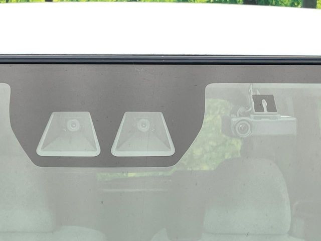 �y�X�}�[�g�A�V�X�g�z���s���ɑO���̎ԗ�����F�����A�Փ˂������Ȏ��͌x��ƃu���[�L�ŏՓˉ���Ɣ�Q�y�����A�V�X�g�B�����S�Ƀh���C�u�����y���݂��������܂��B