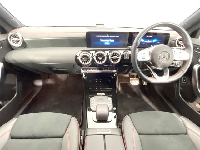 CLAシューティングブレークCLA200d AMGラインパッケージ