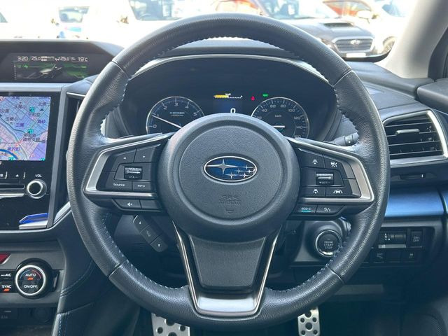 �y�����v�����X�e�A�����O�z�㎿�Ȋv���g�p���邱�ƂŁA��ɂ����������݂ƂĂ��^�]���₷���n���h���ł���