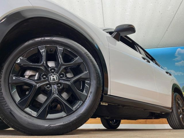 �y����18�C���`�A���~�z�C�[���z�O�ςɃ}�b�`���������A���~�z�C�[���𑕒����Ă���܂��B�e��ЊO�A���~�z�C�[����A�X�^�b�h���X�^�C�����戵�����Ă���܂��B���񂲑��k����������