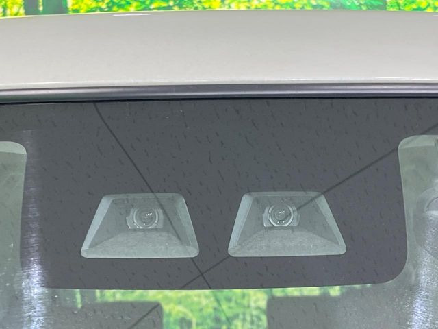 �y�X�}�[�g�A�V�X�g�z���s���ɑO���̎ԗ�����F�����A�Փ˂������Ȏ��͌x��ƃu���[�L�ŏՓˉ���Ɣ�Q�y�����A�V�X�g�B�����S�Ƀh���C�u�����y���݂��������܂��B