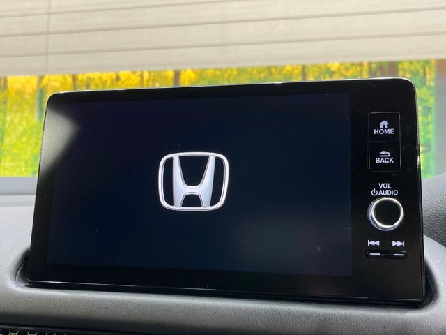 【純正ナビ】人気の純正ナビを装備しております。ナビの使いやすさはもちろん、オーディオ機能も充実!キャンプや旅行はもちろん、通勤や買い物など普段のドライブも楽しくなるはず♪