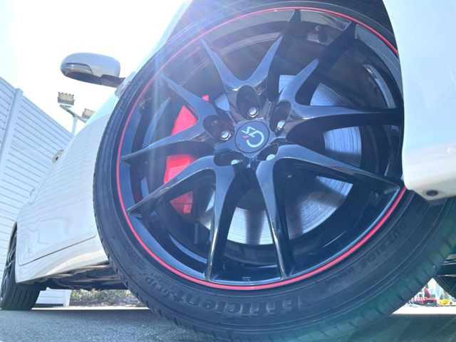 �y����19�C���`�A���~�z�C�[���z�O�ςɃ}�b�`���������A���~�z�C�[���𑕒����Ă���܂��B�e��ЊO�A���~�z�C�[����A�X�^�b�h���X�^�C�����戵�����Ă���܂��B���񂲑��k����������