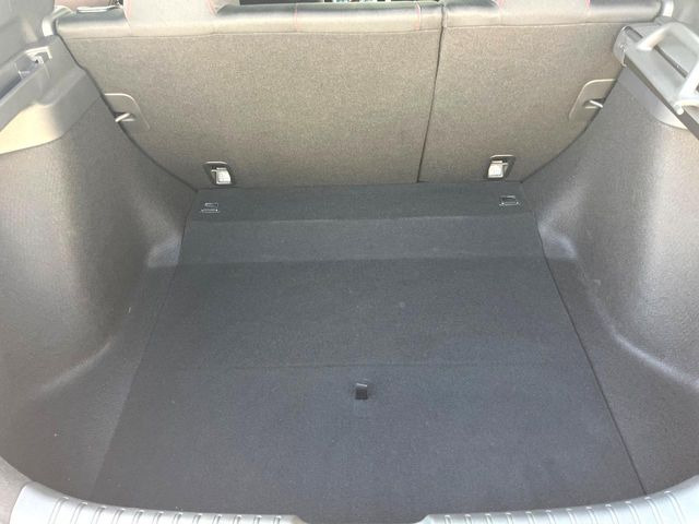 ���i�̂���������ʋ΁A���}���ɏ\���ȉ׎��X�y�[�X���m�ۂ��Ă���܂��B