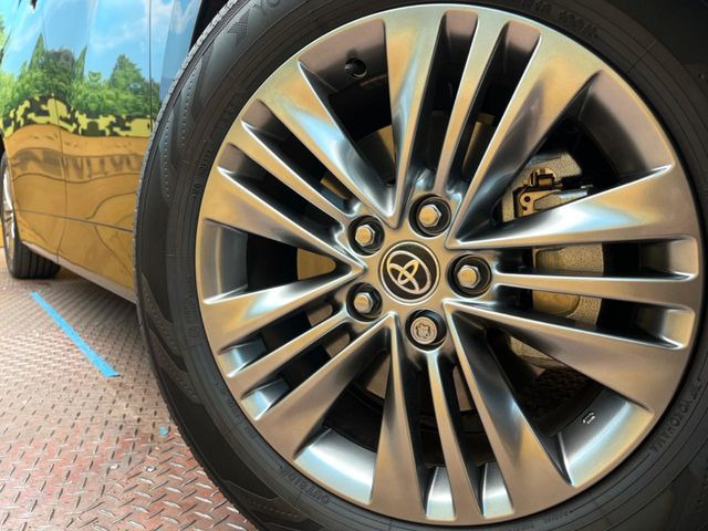 �y����18�C���`�A���~�z�C�[���z�O�ςɃ}�b�`���������A���~�z�C�[���𑕒����Ă���܂��B�e��ЊO�A���~�z�C�[����A�X�^�b�h���X�^�C�����戵�����Ă���܂��B���񂲑��k����������