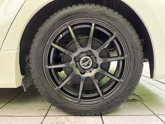 �y16�C���`�A���~�z�C�[���z�O�ςɃ}�b�`�����A���~�z�C�[���𑕒����Ă���܂��B�e��A���~�z�C�[����A�X�^�b�h���X�^�C�����戵�����Ă���܂��B���񂲑��k����������