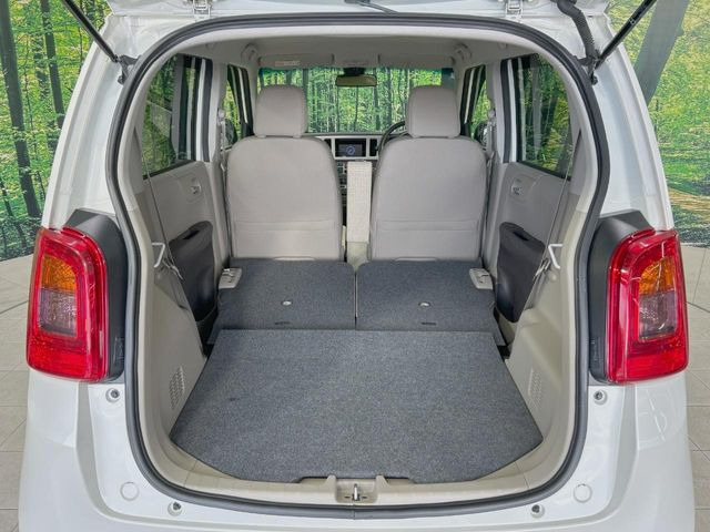 ���i�̂���������ʋ΁A���}���ɏ\���ȉ׎��X�y�[�X���m�ۂ��Ă���܂��B�Z�J���h�V�[�g��|���ƁA�傫�ȉו��̐ύڂ��\�ł���