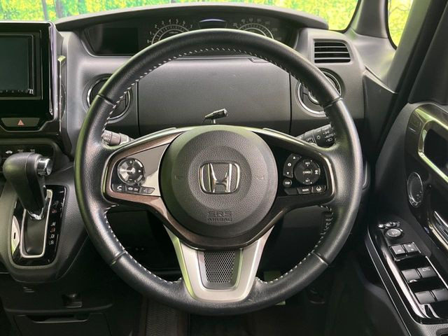 �y�����v�����X�e�A�����O�z�㎿�Ȋv���g�p���邱�ƂŁA��ɂ����������݂ƂĂ��^�]���₷���n���h���ł���