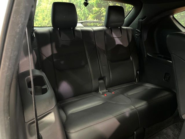 3列目シートはもちろん状態良好☆大人でもゆったりと座って頂けますので、大人数でのお出かけもラクラクです♪ご家族で、気の知れた仲間で、ドライブに行くのが楽しみですね♪