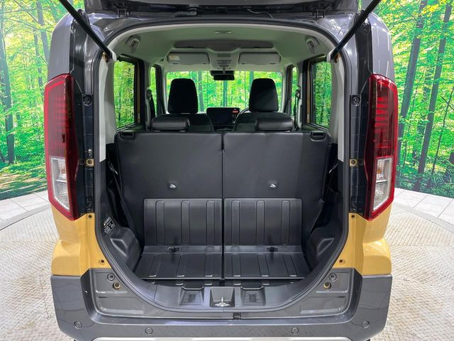 普段のお買い物や通勤、送迎等に十分な荷室スペースを確保しております。セカンドシートを倒すと、大きな荷物の積載も可能です♪