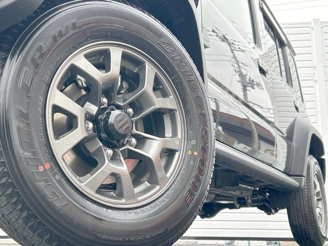 �y����15�C���`�A���~�z�C�[���z�O�ςɃ}�b�`���������A���~�z�C�[���𑕒����Ă���܂��B�e��ЊO�A���~�z�C�[����A�X�^�b�h���X�^�C�����戵�����Ă���܂��B���񂲑��k����������