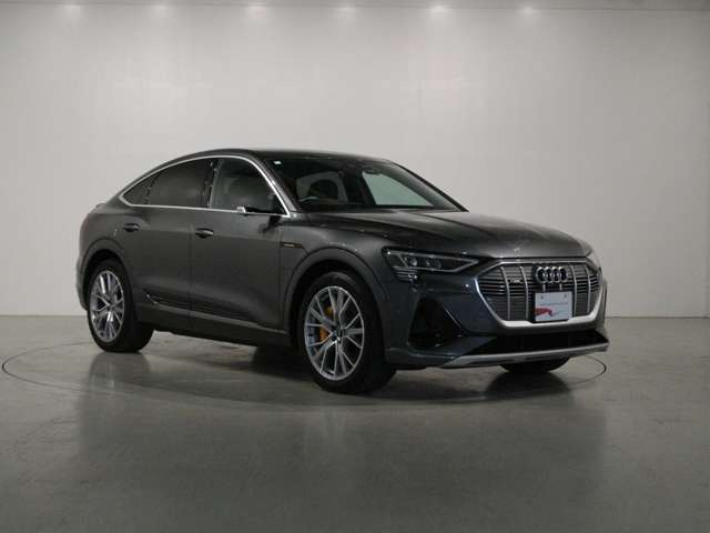 e-tronスポーツバック55 クワトロ 1st エディション バーチャルエクステリアミラー仕様 4WD