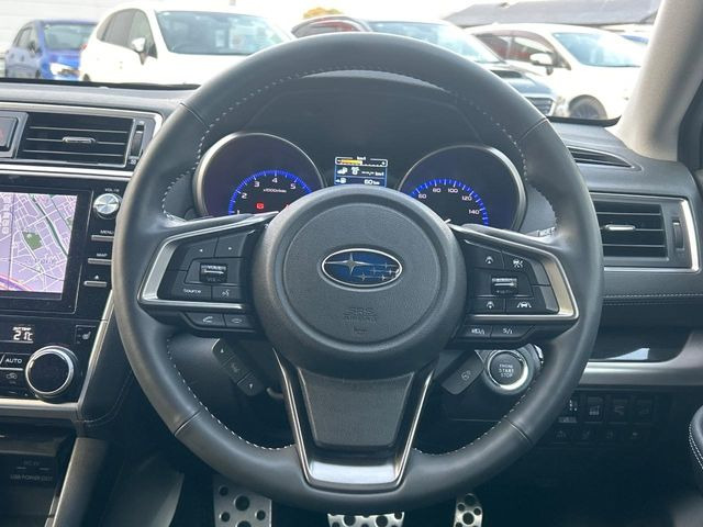 �y�����v�����X�e�A�����O�z�㎿�Ȋv���g�p���邱�ƂŁA��ɂ����������݂ƂĂ��^�]���₷���n���h���ł���