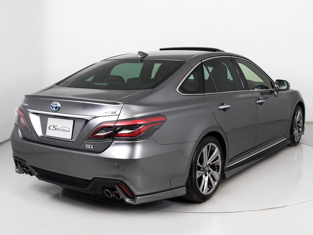 フルエアロが装着されています!お好みはいかがですか?今付いているデザイン以外にも、各ブランドのエアロを格安にてお取付け出来ます!又、エアロを外してノーマル状態にする事も出来ます!!