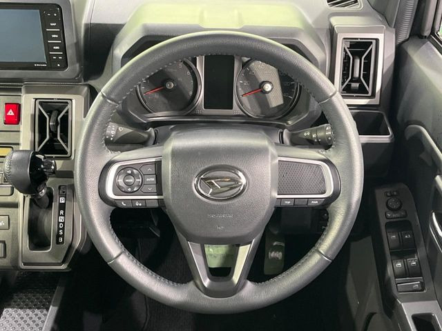 �y�����v�����X�e�A�����O�z�㎿�Ȋv���g�p���邱�ƂŁA��ɂ����������݂ƂĂ��^�]���₷���n���h���ł���