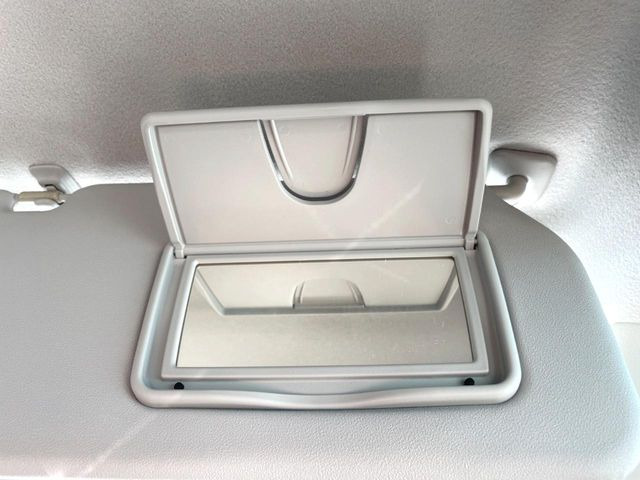 �y�o�j�e�B�~���[�z�T���o�C�U�[���ɐݒu���ꂽ�~���[�Őg�����Ȃ݃`�F�b�N!������Ƃ������C�N�����ɂ����􂵂܂���