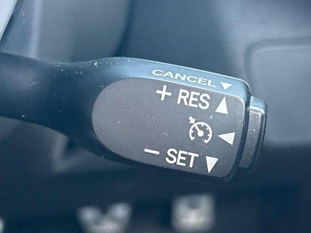 �y�N���[�Y�R���g���[���z�������H�����N���N���s�B�A�N�Z���𗣂��Ă���葬�x�ő��s���ł��A�������^�]���̕��S���y��!�����E�������ȒP�ȃX�C�b�`����Œ����ł��܂��B