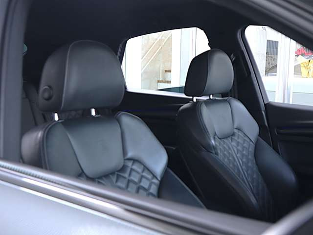 SQ5スポーツバック3.0 4WD